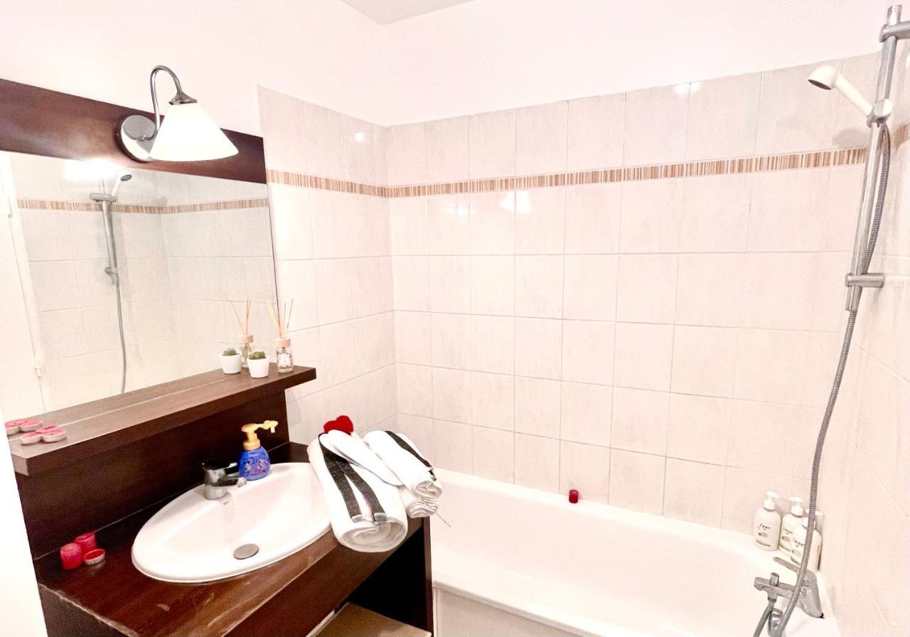 Апартаменти 5 Min From Disneyland Cozy Retreat Монтеврен Екстер'єр фото