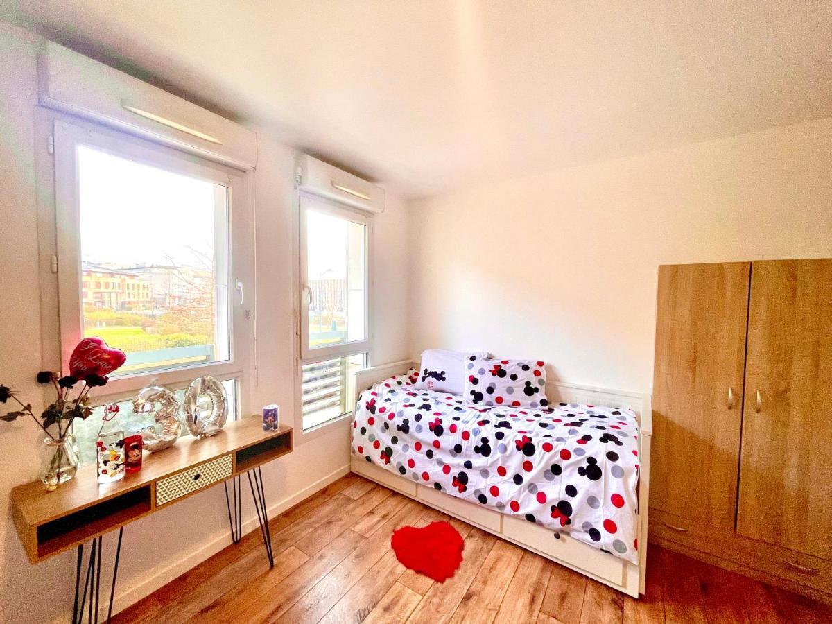 Апартаменти 5 Min From Disneyland Cozy Retreat Монтеврен Екстер'єр фото