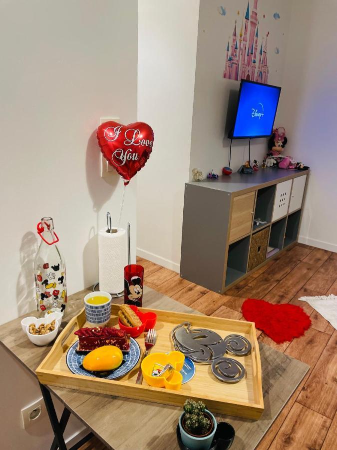 Апартаменти 5 Min From Disneyland Cozy Retreat Монтеврен Екстер'єр фото